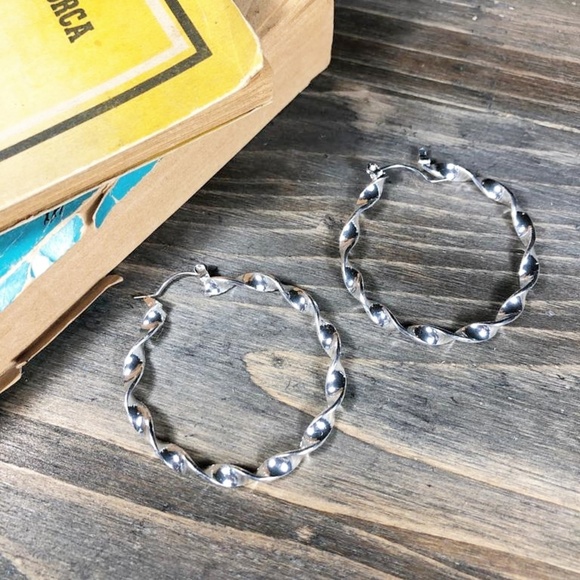 Alquimia Jewelry - SILVER MEDIUM CABLE HOOP EARRINGS